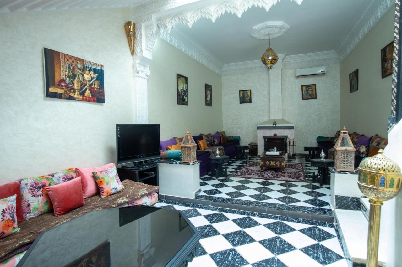 Charming Moroccan Riad 3 Bedroom With Pool And Terrace มาร์ราเกช ภายนอก รูปภาพ